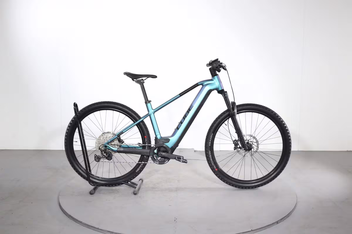 Cube Reaction Hybrid Race 750