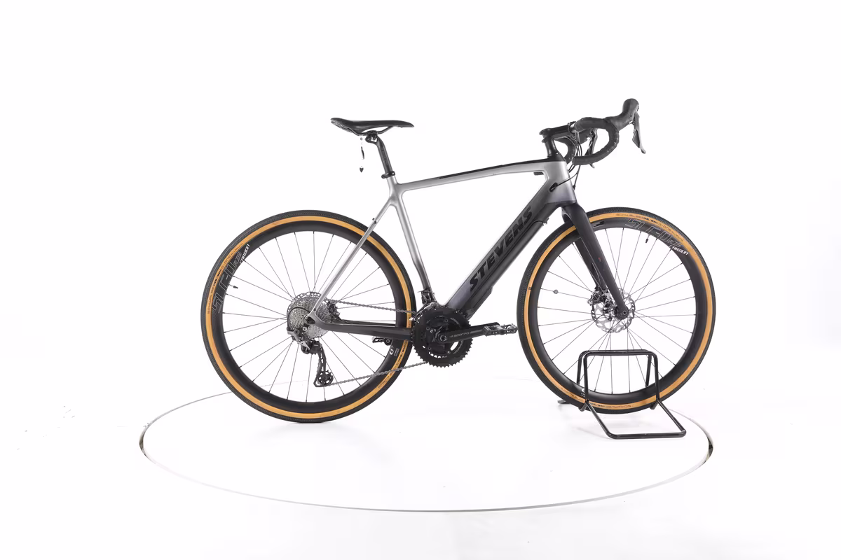Stevens E-Getaway E-Gravel & Route Carbone