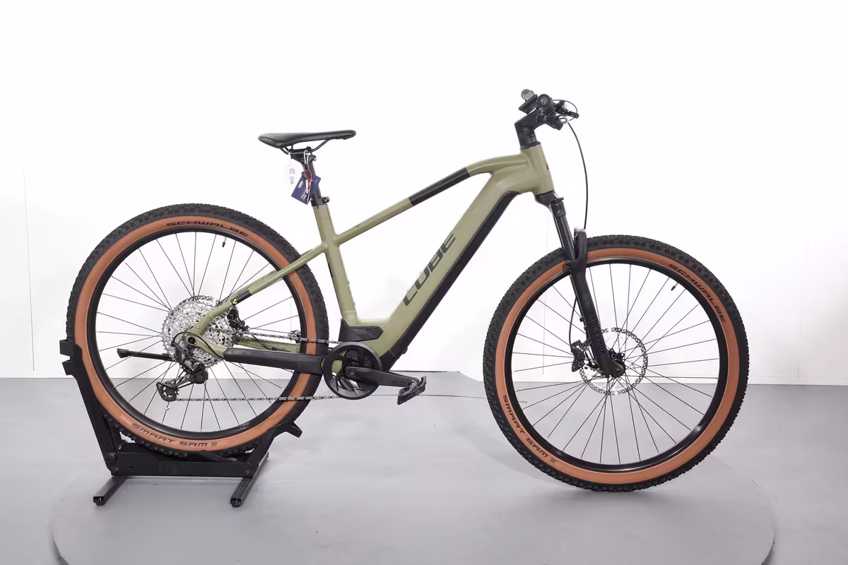 Cube Reaction Hybrid Race 750