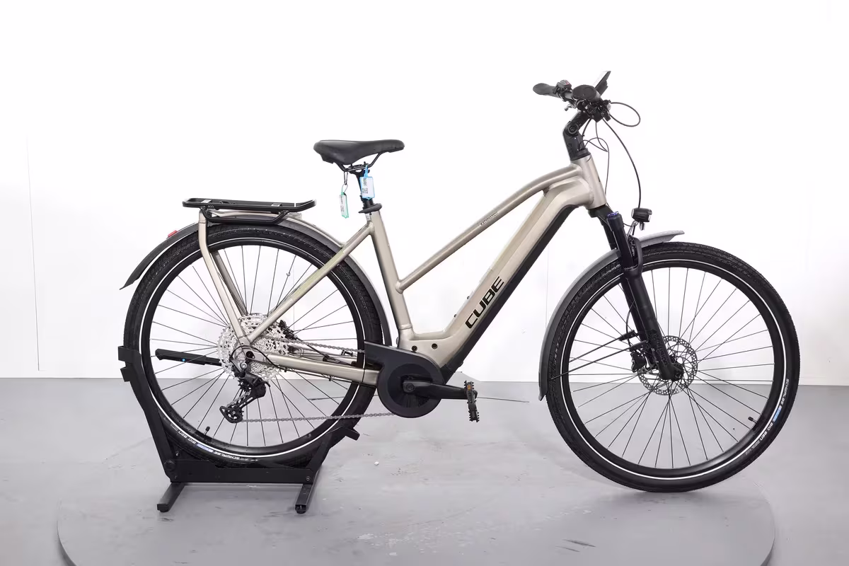 Cube Kathmandu Hybrid Pro 750