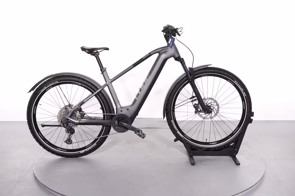 Cube Reaction Hybrid Race 750