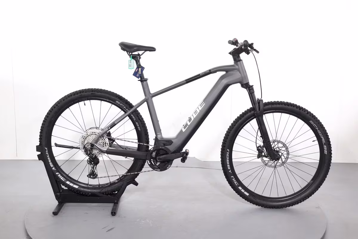 Cube Reaction Hybrid Race 750