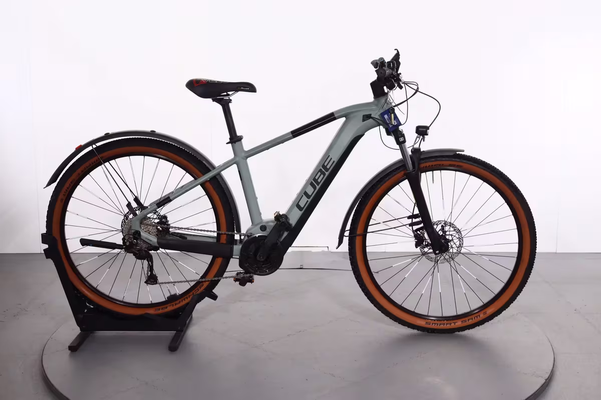 Cube Reaction Hybrid Performance Allroad