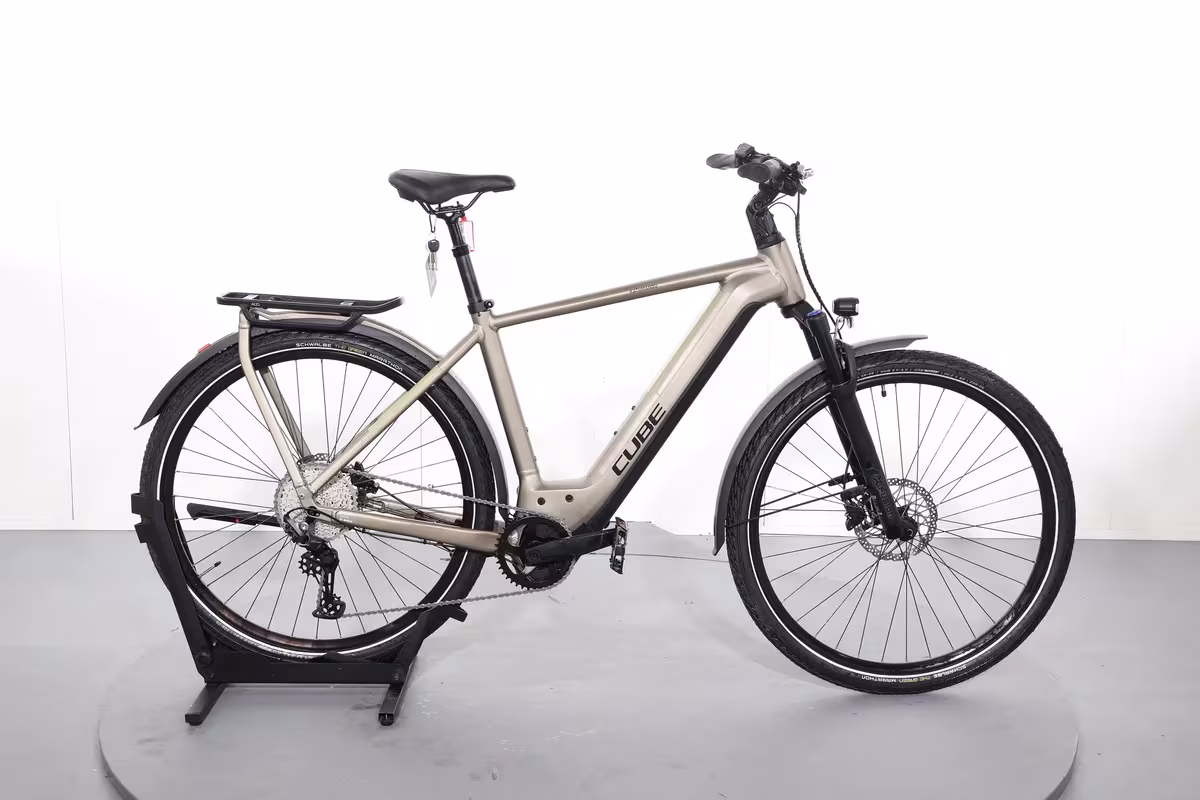 Cube Kathmandu Hybrid Pro 750