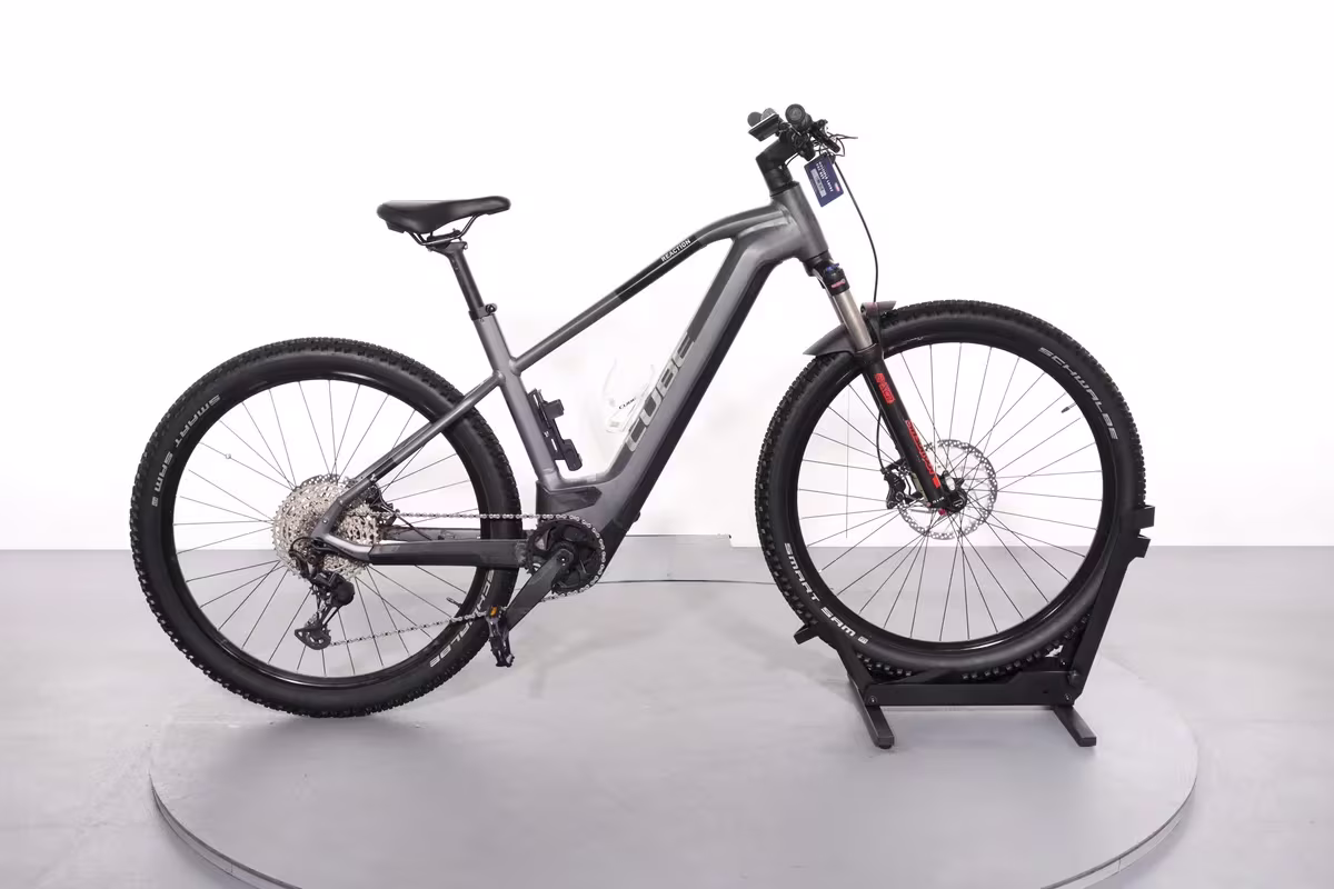 Cube Reaction Hybrid Race 750