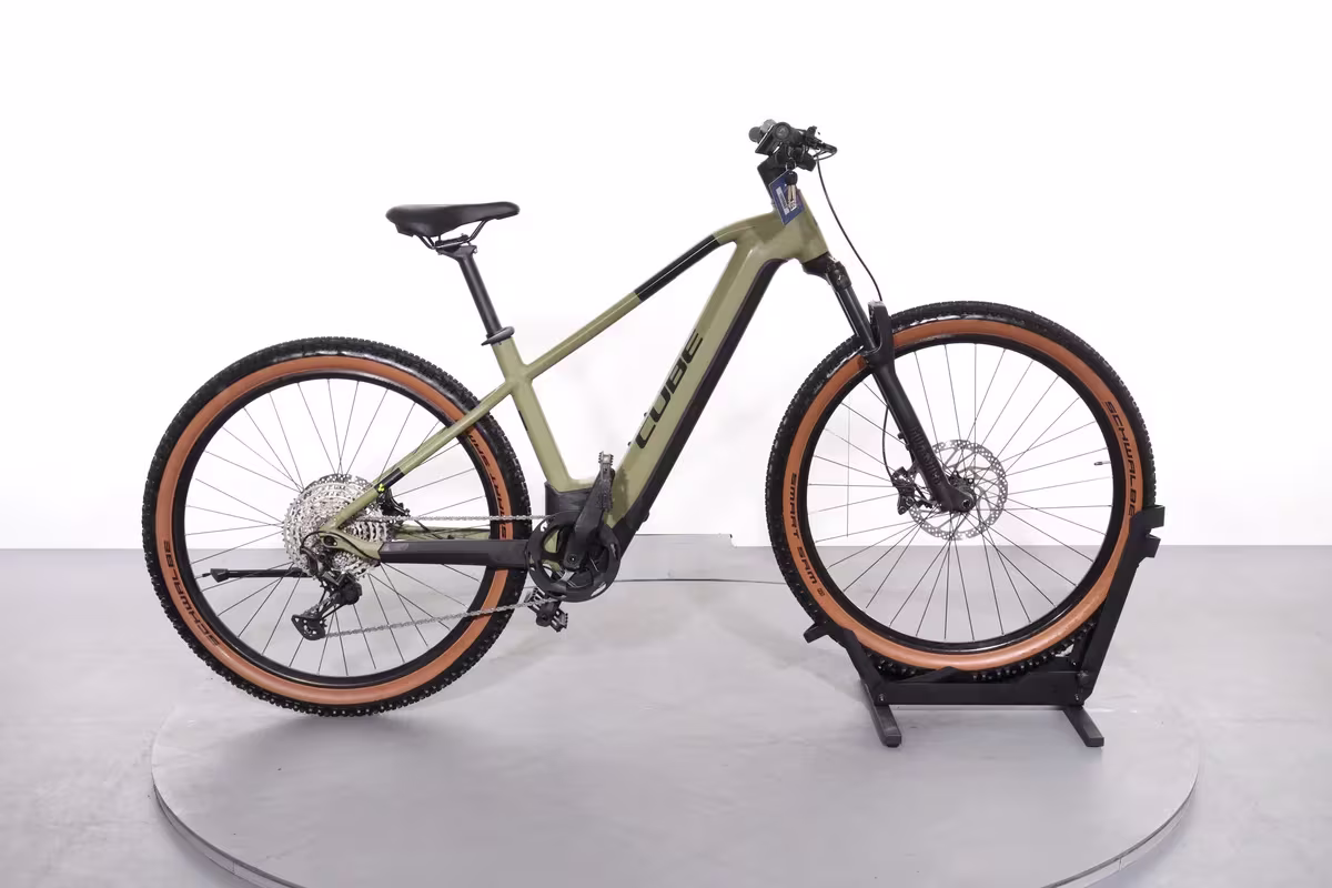 Cube Reaction Hybrid Race 750
