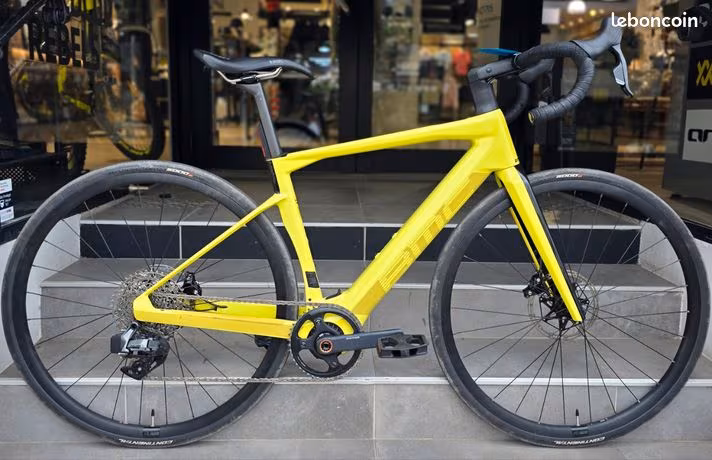 Vélo de route électrique BMC Roadmachine 01 AMP X Two