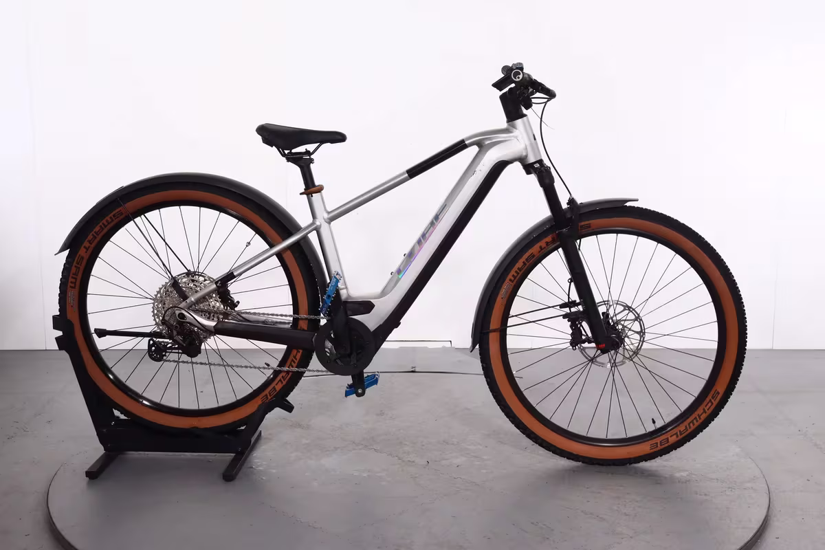 Cube Reaction Hybrid SLX 750