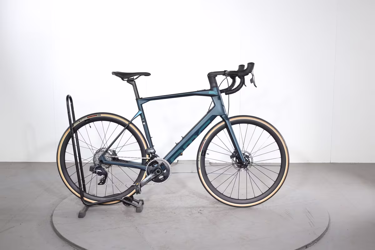 BMC Roadmachine AMP One électrique — image officielle