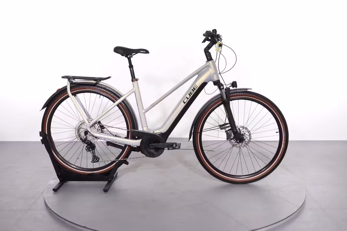 Cube Touring Hybrid Pro 625