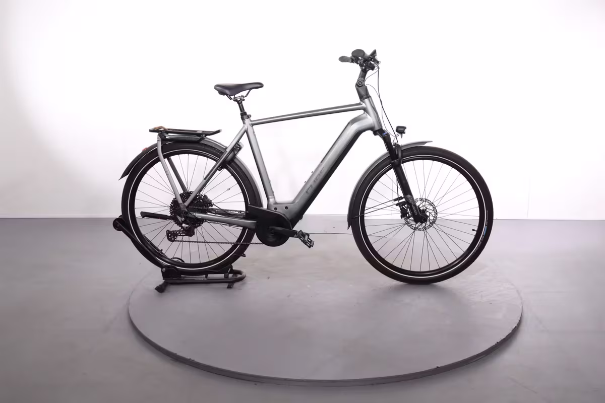 Cube Kathmandu Hybrid Pro 750