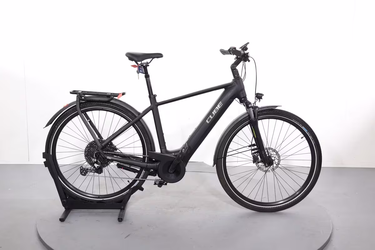 Cube Touring Hybrid Pro 625