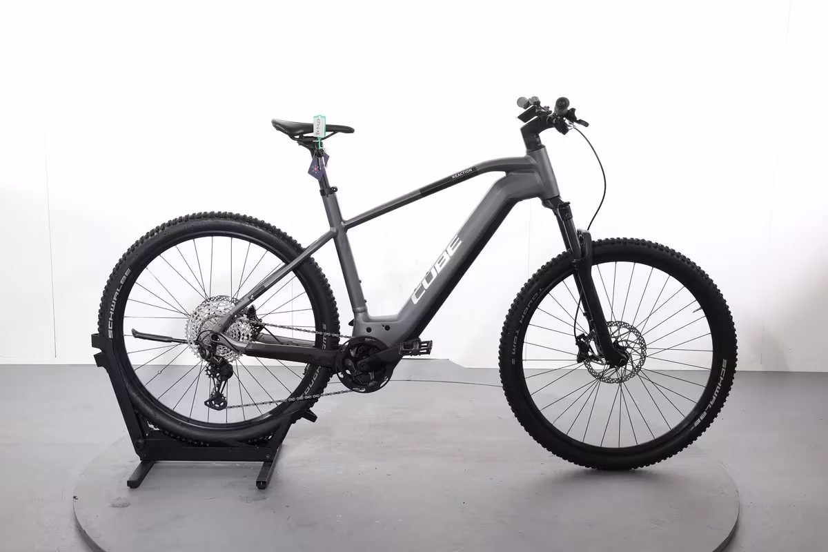 Cube Reaction Hybrid Race 750