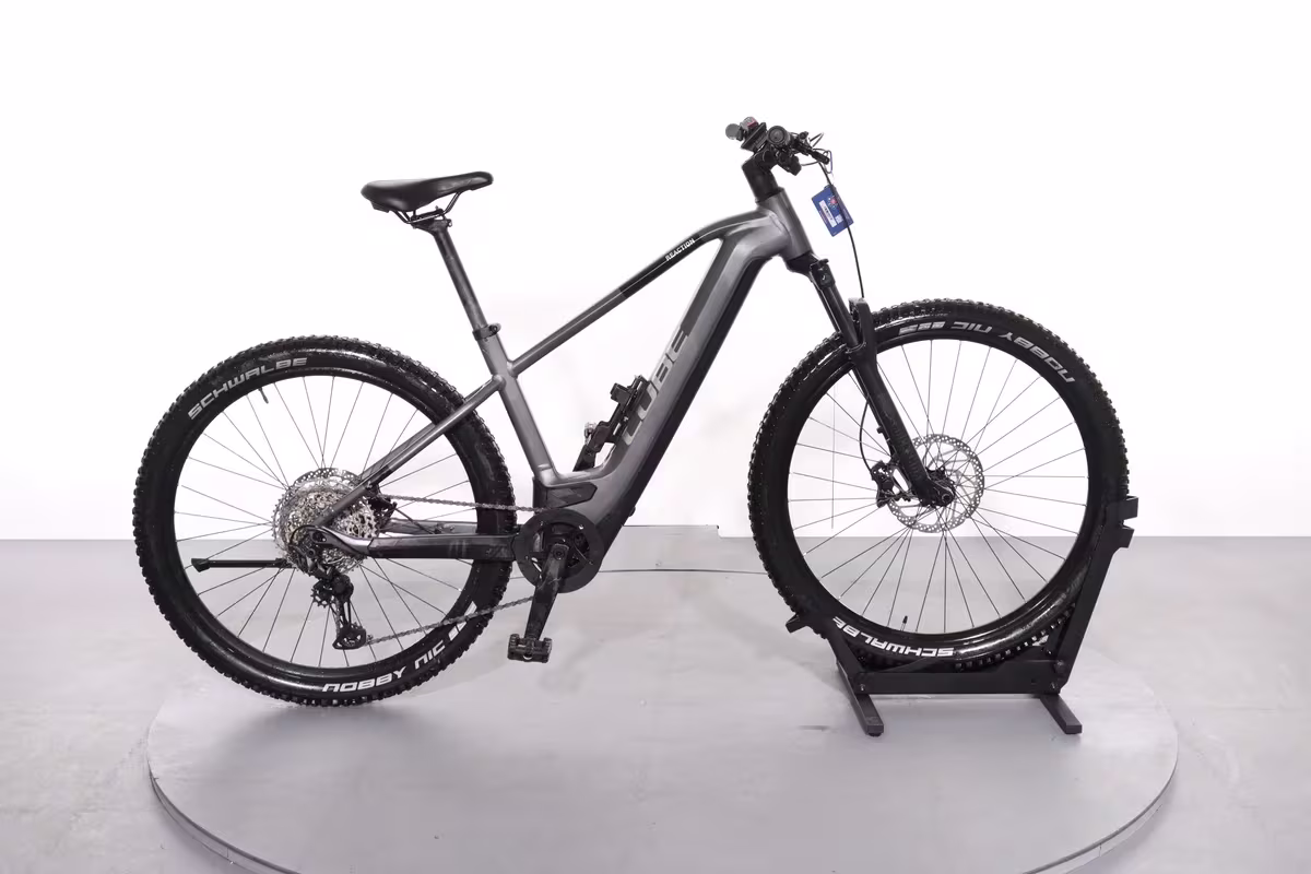 Cube Reaction Hybrid Race 750