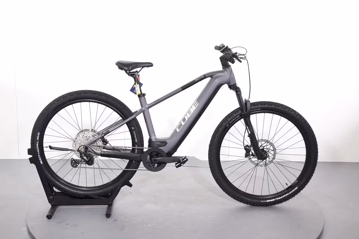 Cube Reaction Hybrid Race 750