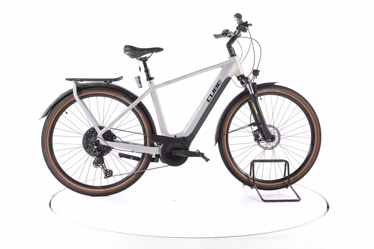 Cube Touring Hybrid Pro 625 Vélo Électrique de Trekking