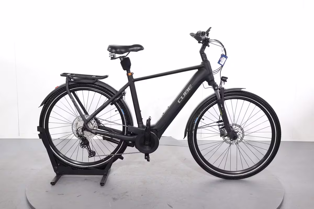 Cube Touring Hybrid Pro 625