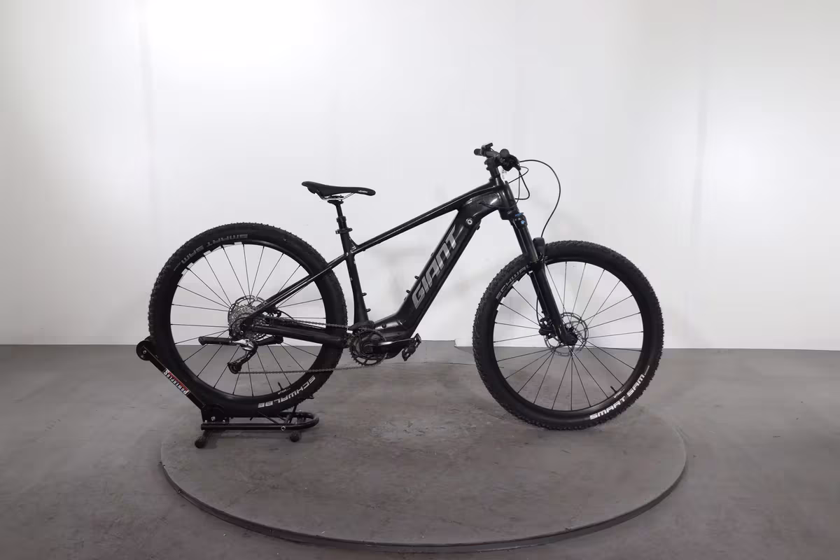Giant Fathom E+2