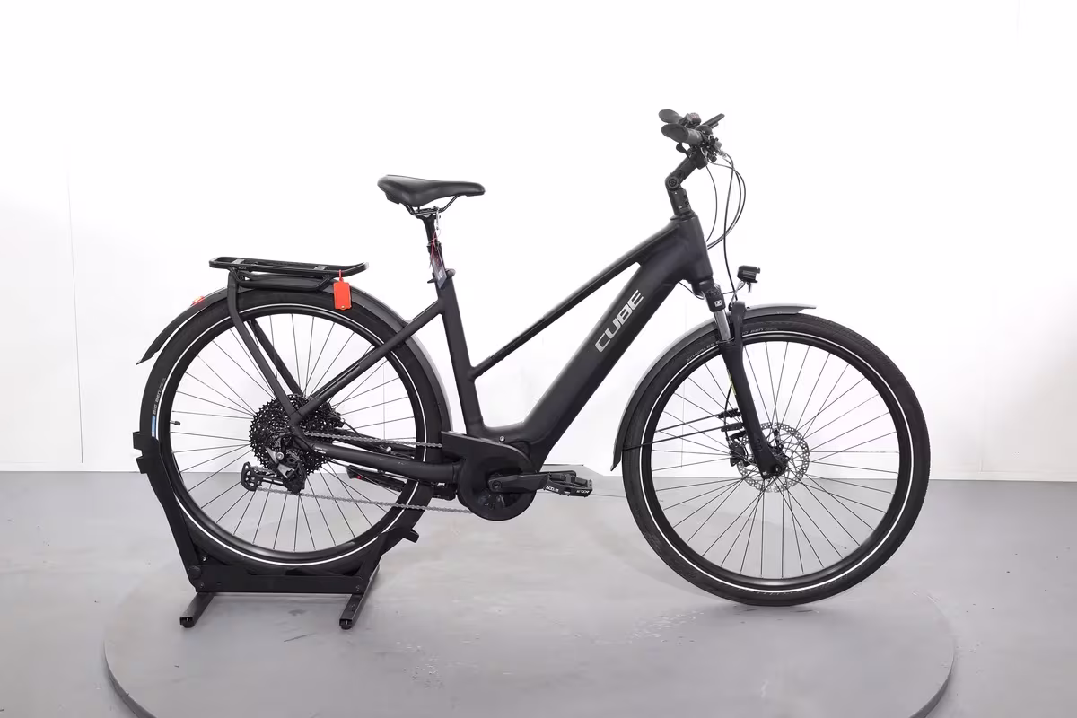 Cube Touring Hybrid Pro 625