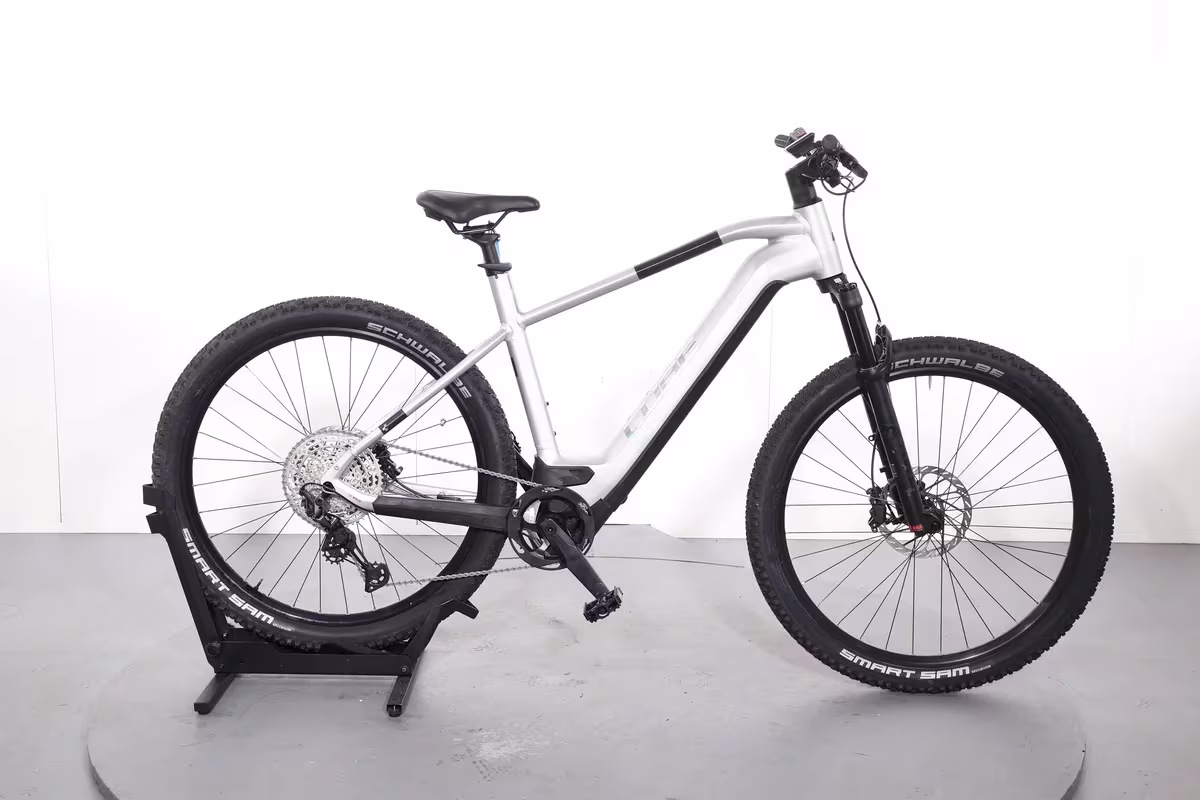 Cube Reaction Hybrid SLX 750