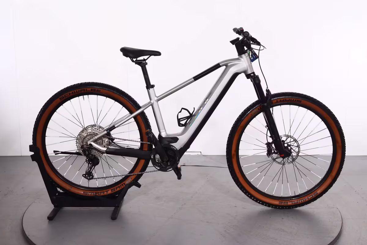Cube Reaction Hybrid SLX