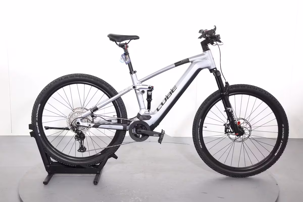 Cube Stereo Hybrid 120 Race 750